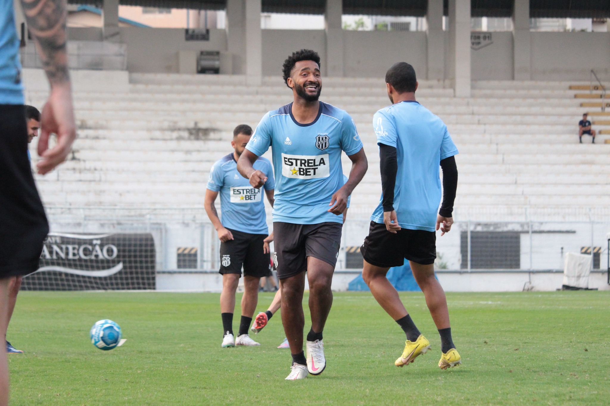 Ponte Preta inicia preparação para o Dérbi 206 com retornos importantes no time titular