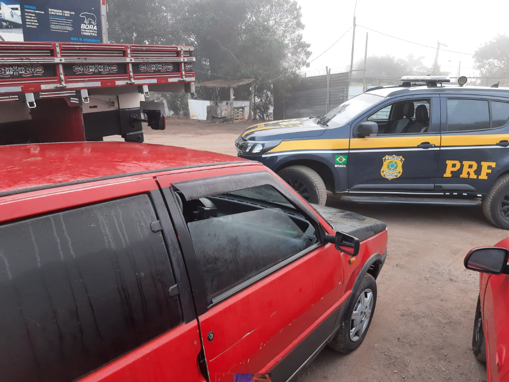 Trio é preso pela Polícia Federal durante tentativa de roubo de caminhão em Atibaia