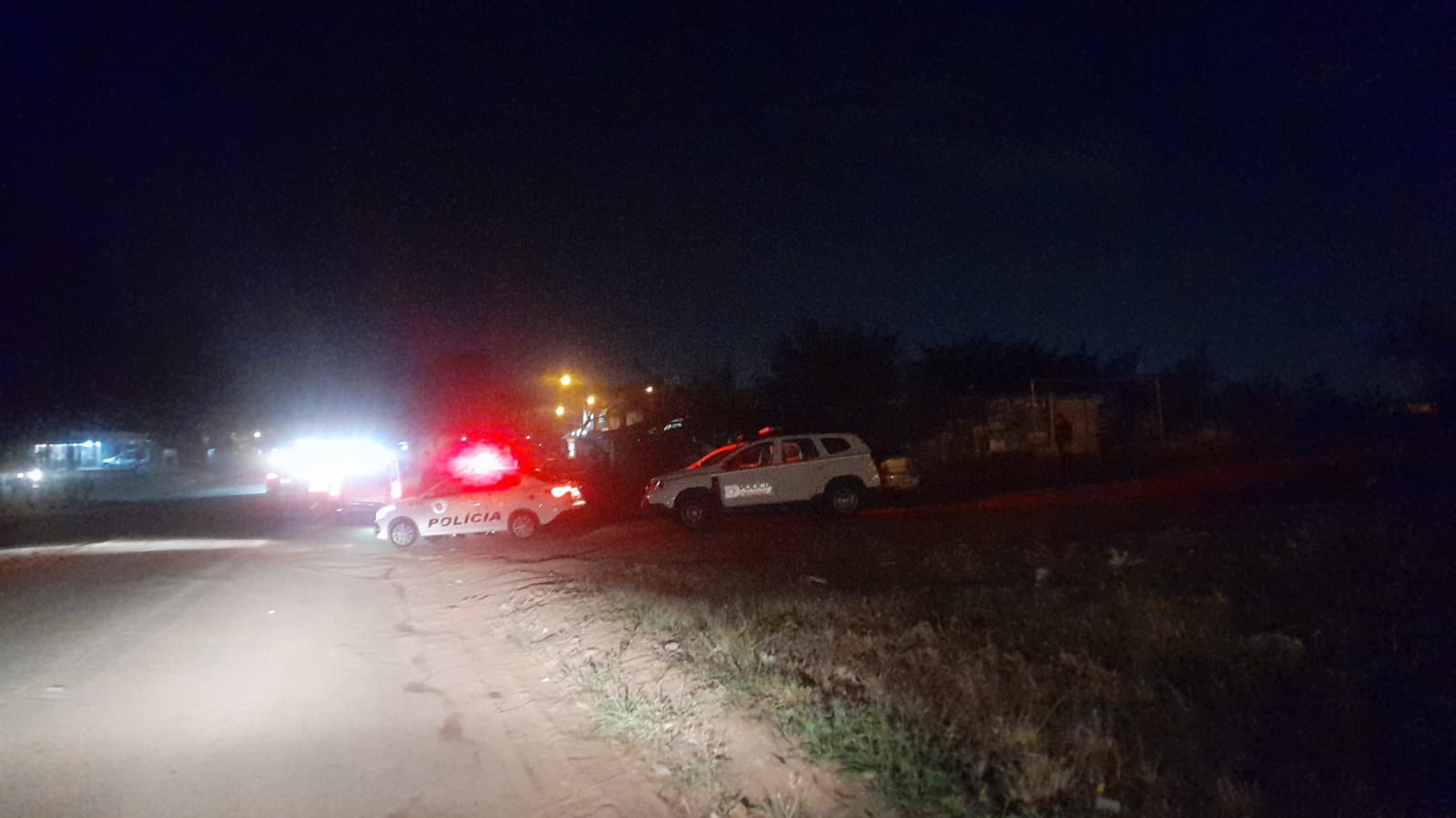 Homem é morto com 8 tiros às margens da Rodovia Miguel Melhado em Campinas Homem é morto com 8 tiros às margens da Rodovia Miguel Melhado em Campinas