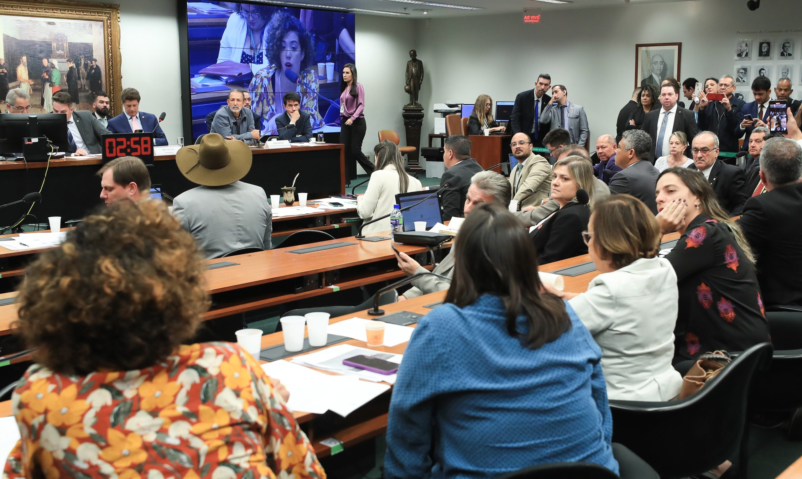 Governo não deve prorrogar CPI do MST, avaliam deputados