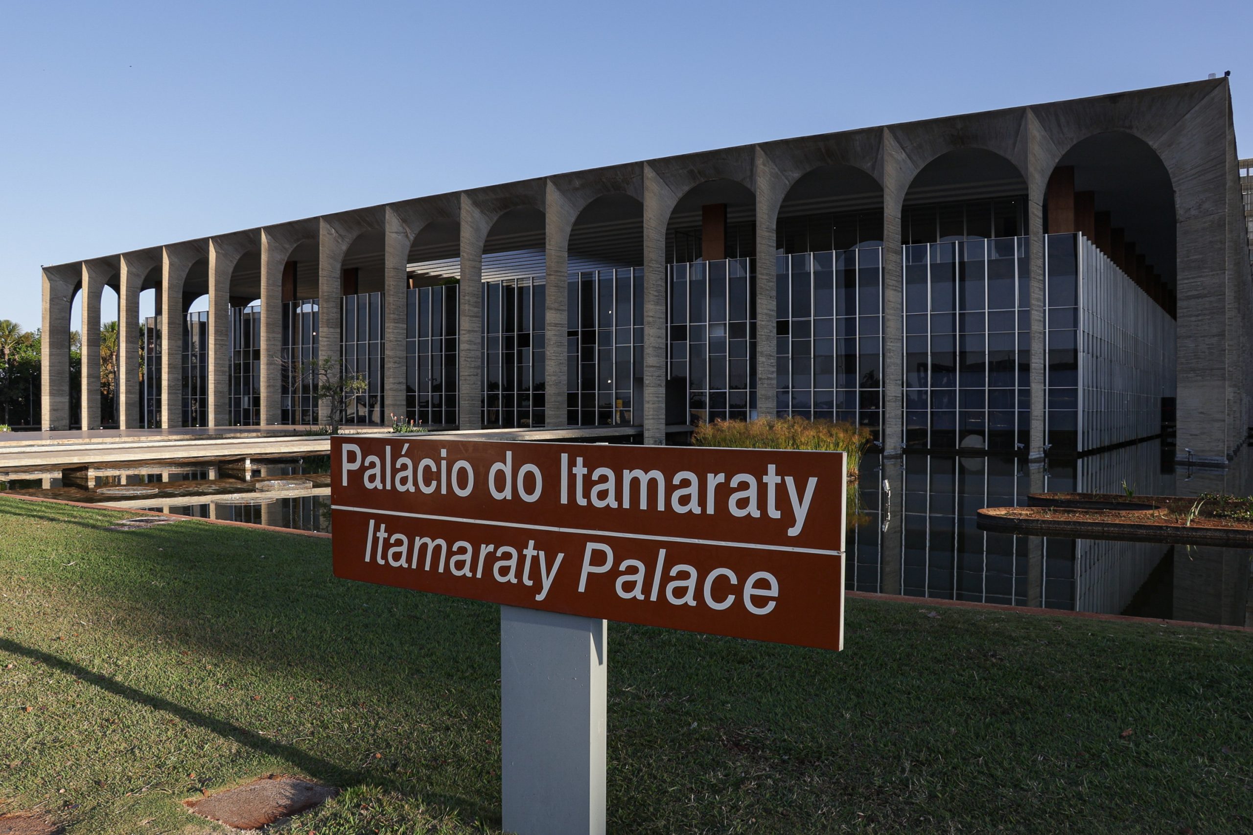 Mulheres chefiam só 13% das embaixadas e apontam ‘teto de vidro’ no Itamaraty