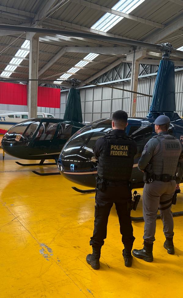 A operação investiga uma organização criminosa especializada no tráfico internacional de drogas usando aeronaves.