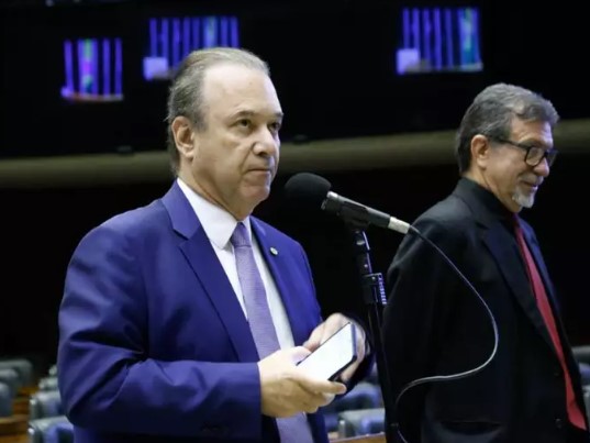 Baixada Santista vai ganhar 300 novos leitos, diz secretário de Estado da Saúde