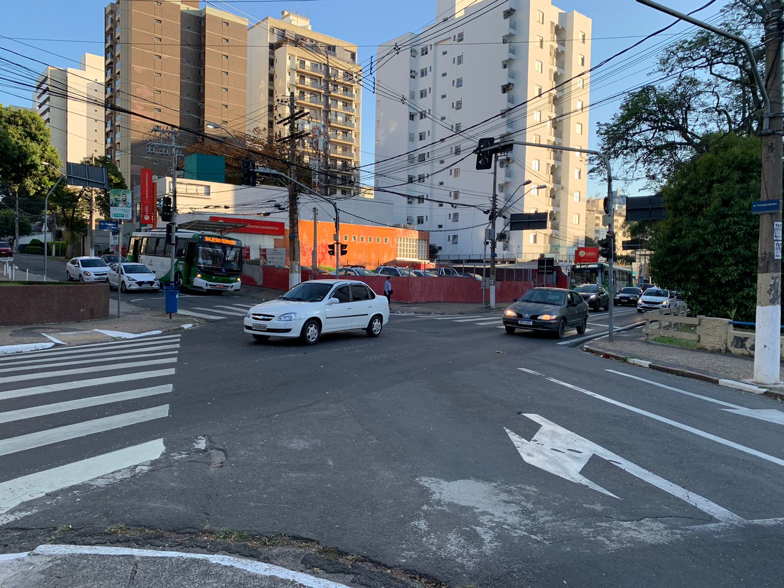 Colisão entre dois ônibus deixa quatro mulheres feridas em Campinas