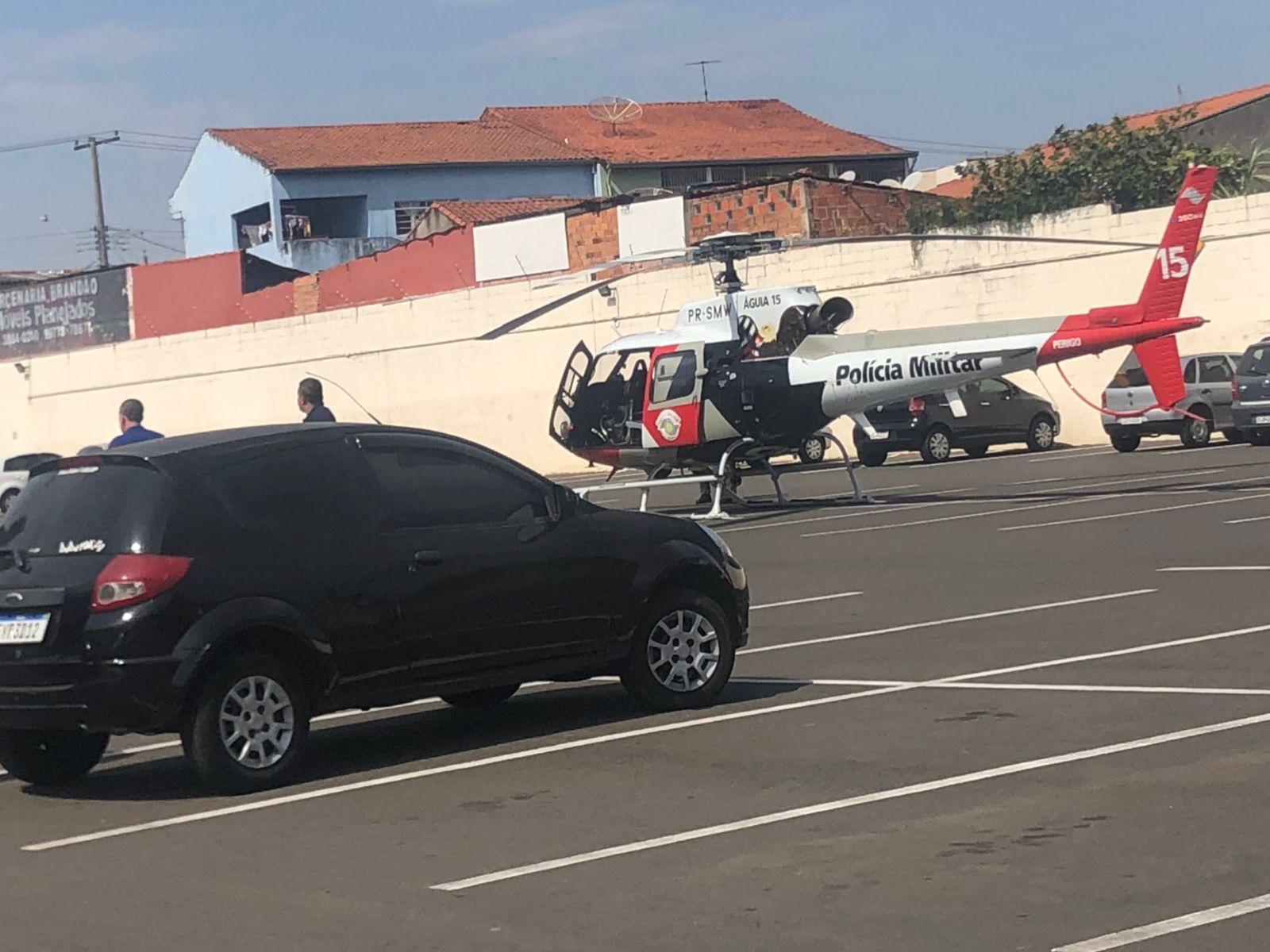 Pais que deixaram filhos sozinhos são liberados pela justiça