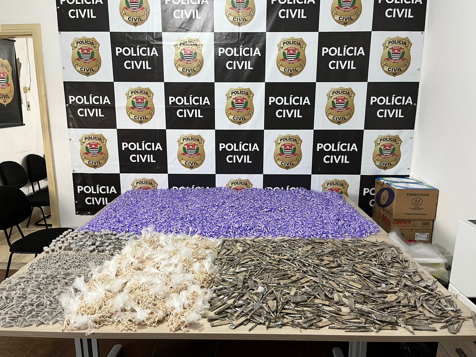 Homem é preso com mais de 33 mil porções de drogas em SP