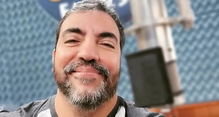O rádio em silêncio: faleceu, aos 55 anos, o radialista Marcelo Carioca