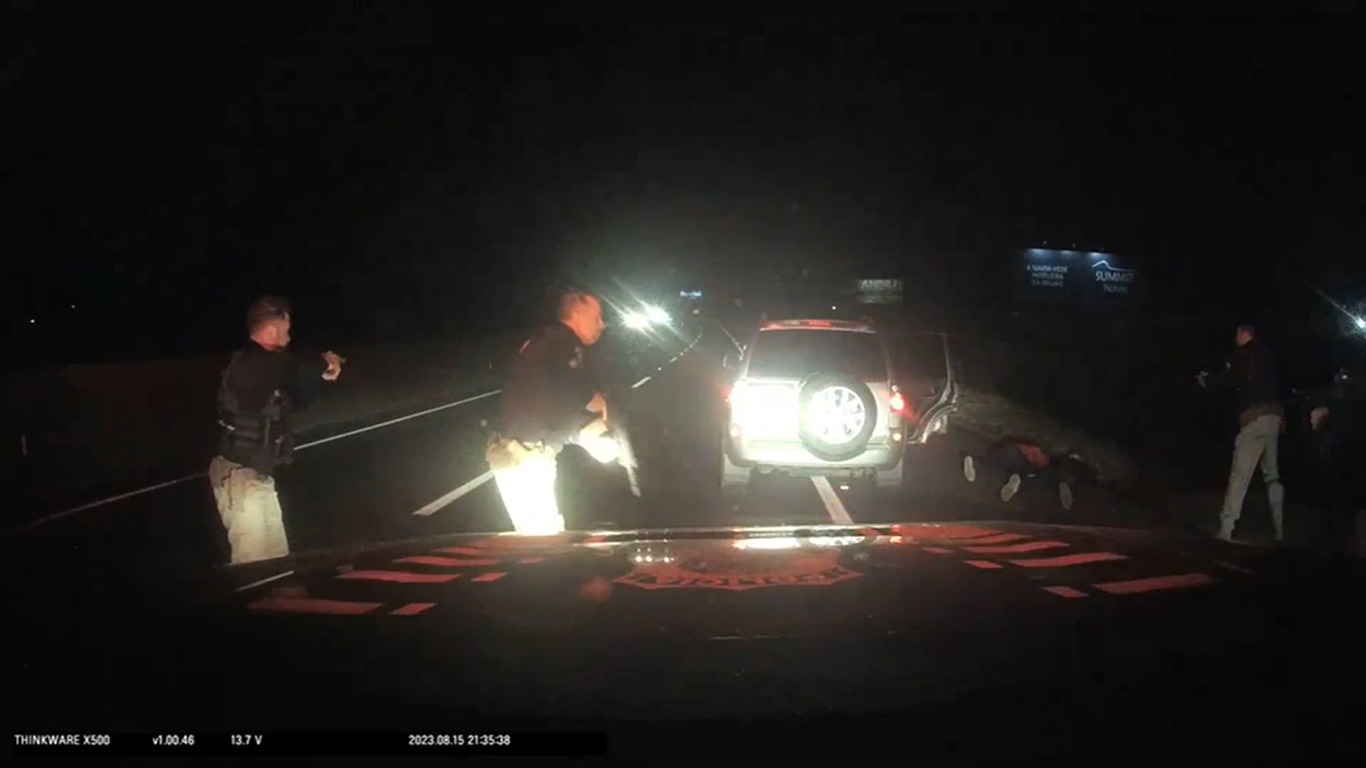 Sequestro relâmpago e perseguição na Via Dutra, em Jacareí