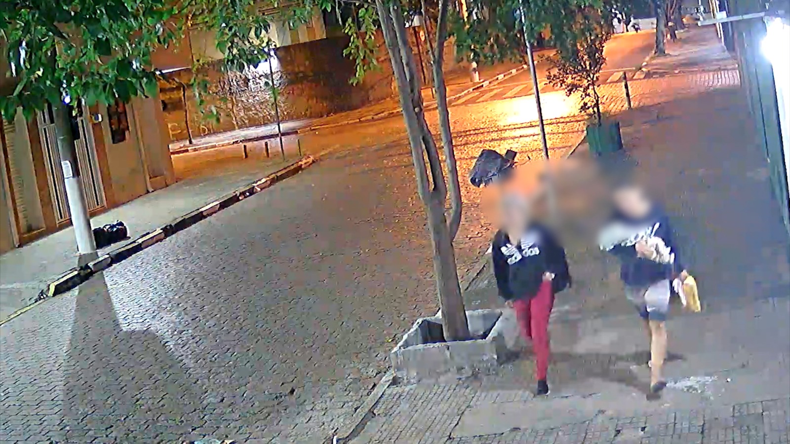 Câmeras de segurança flagram o momento em que mulher abandona bebê em igreja de Campinas