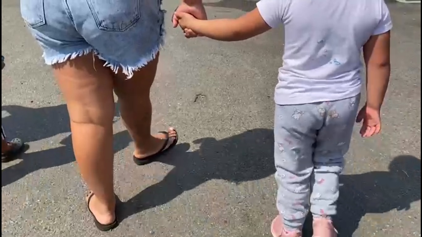 Covardia sem limite: criança Down é agredida por monitora