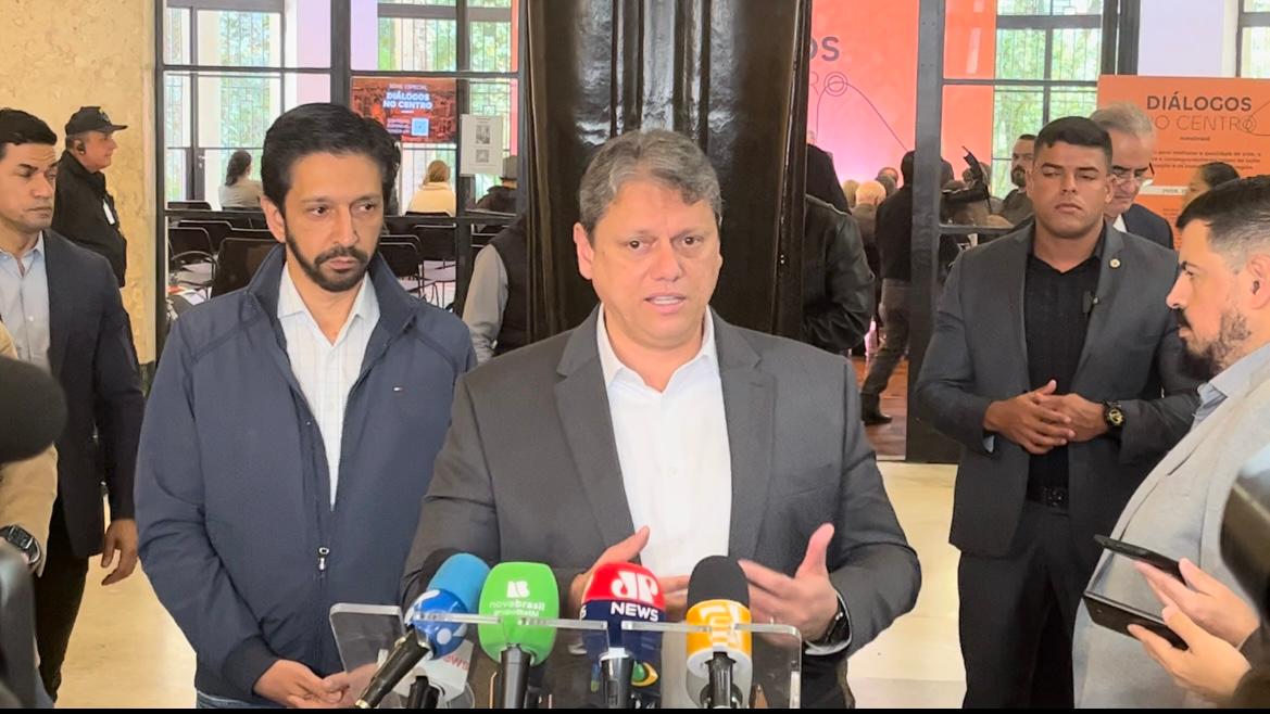 O governador Tarcísio e o prefeito de São Paulo durante o lançamento da Calçada da Música, pela Novabrasil | Foto: Ana Paula Bessa O governador Tarcísio e o prefeito de São Paulo durante o lançamento da Calçada da Música, pela Novabrasil | Foto: Ana Paula Bessa