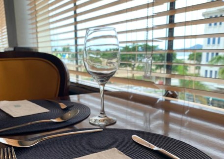 Hotel de Santos promove almoço especial de Dia dos Pais