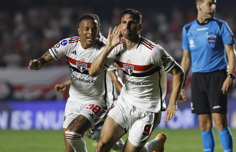 São Paulo vence San Lorenzo e vai às quartas da Sul-Americana