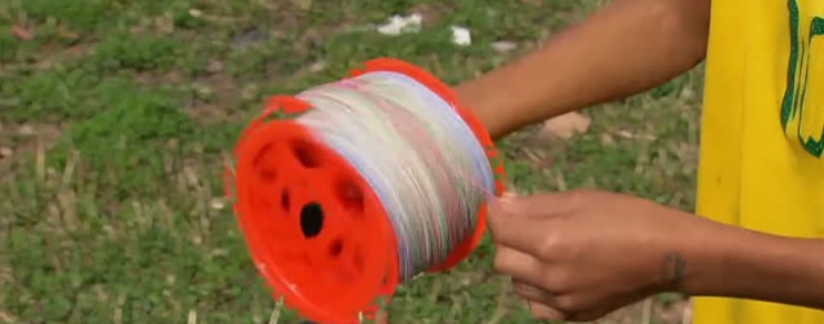 Decreto regulamenta a Lei do Cerol e define penalidades para quem usar ou vender material cortante para pipas