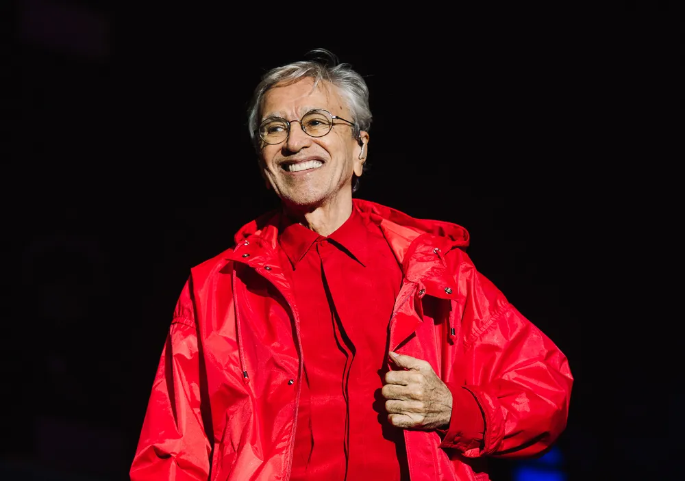 Com gripe, Caetano Veloso adia shows com ingressos esgotados