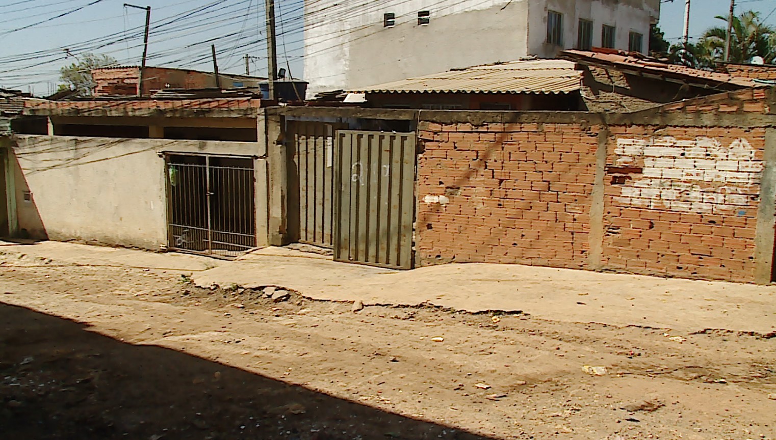 Segundo a guarda municipal ela foi golpeada com oito a dez facadas em regiões vitais