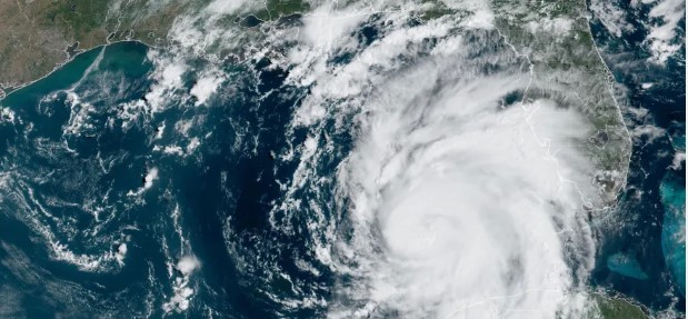 Furacão Idalia atinge a Flórida com ventos de 200 km/h e expectativa de ‘danos catastróficos’
