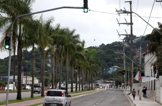 Corpo de idoso é encontrado em ponto de ônibus de Santos