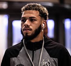 Afastado pelo Santos, Nathan deve voltar a jogar em Portugal