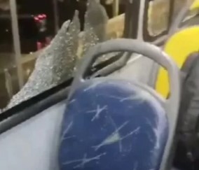 Ônibus é apedrejado na Imigrantes
