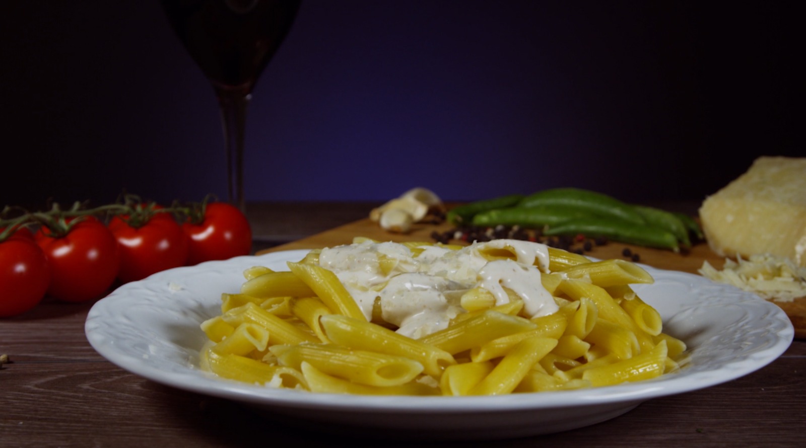 Aprenda a fazer um Penne ao molho branco sem glúten