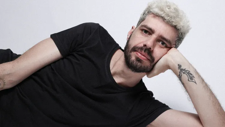 Renato Luciano, um Turista do Mundo, no Vitrine