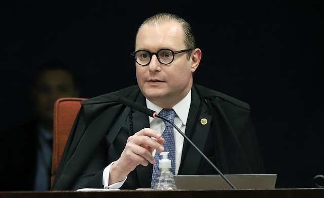 Cristiano Zanin pede vista e suspende novo julgamento da revisão da vida toda do INSS