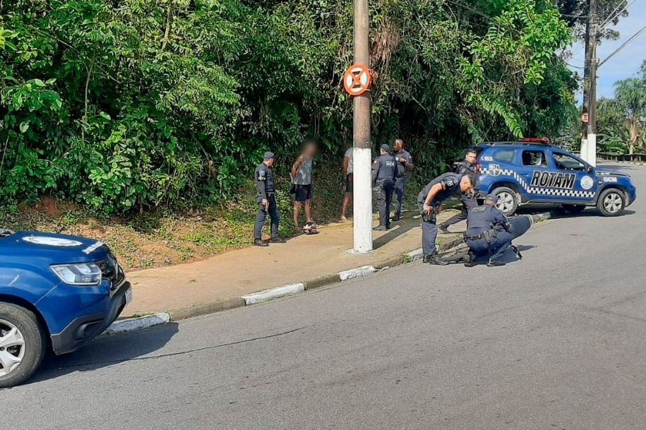Dupla é detida trafegando com moto adulterada em São Vicente