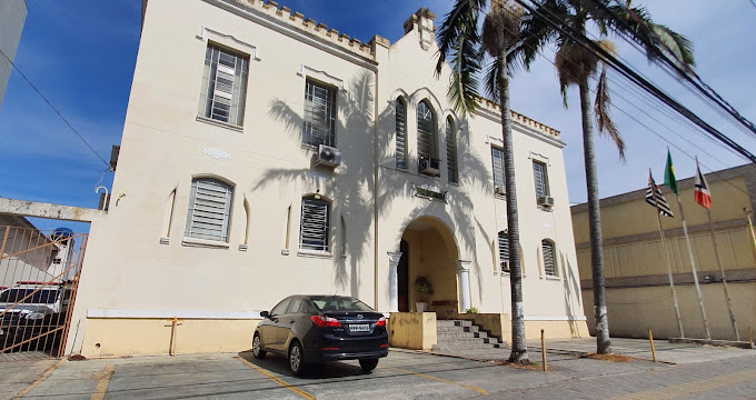 Homem de 33 anos é morto a tiros em frente sua casa, em Jacareí