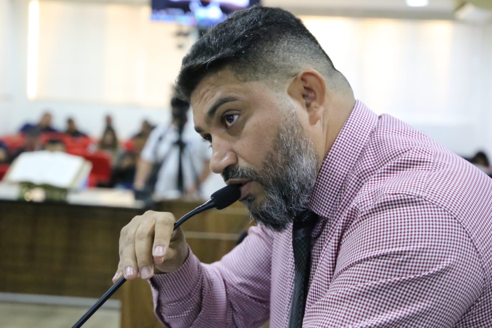 Vereador suspeito de homicídio não comparece à sessão presencialmente