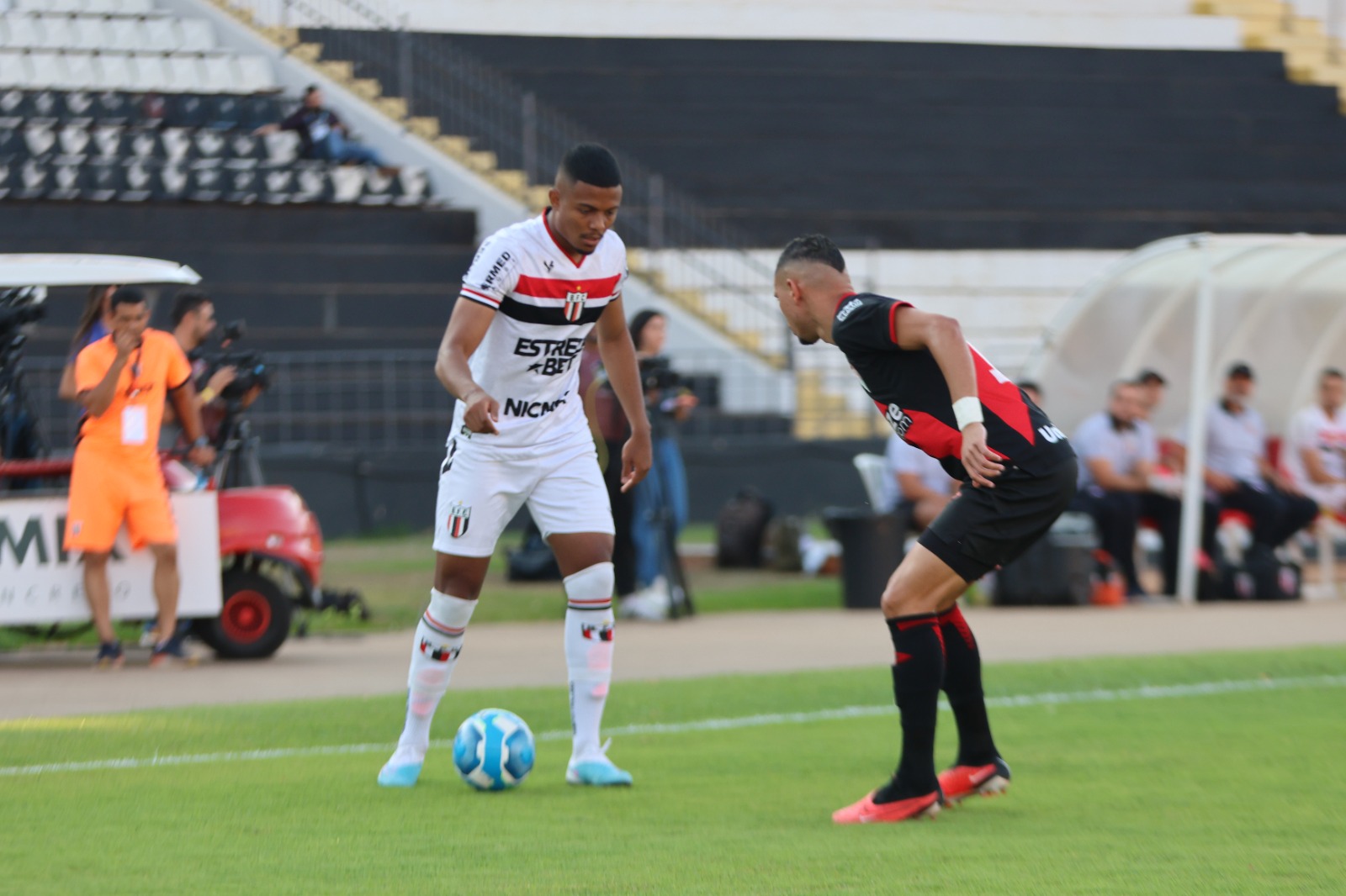 Botafogo vence o Atlético GO e dá fim ao jejum de vitórias