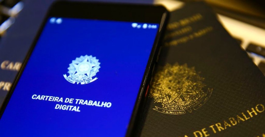 Desemprego cai a 7,8% no trimestre terminado em agosto, aponta IBGE