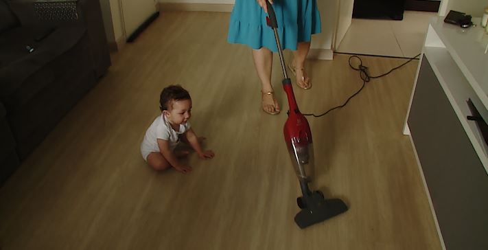 Você concorda? Pesquisa do IBGE aponta que mulheres cuidam mais da casa do que os homens