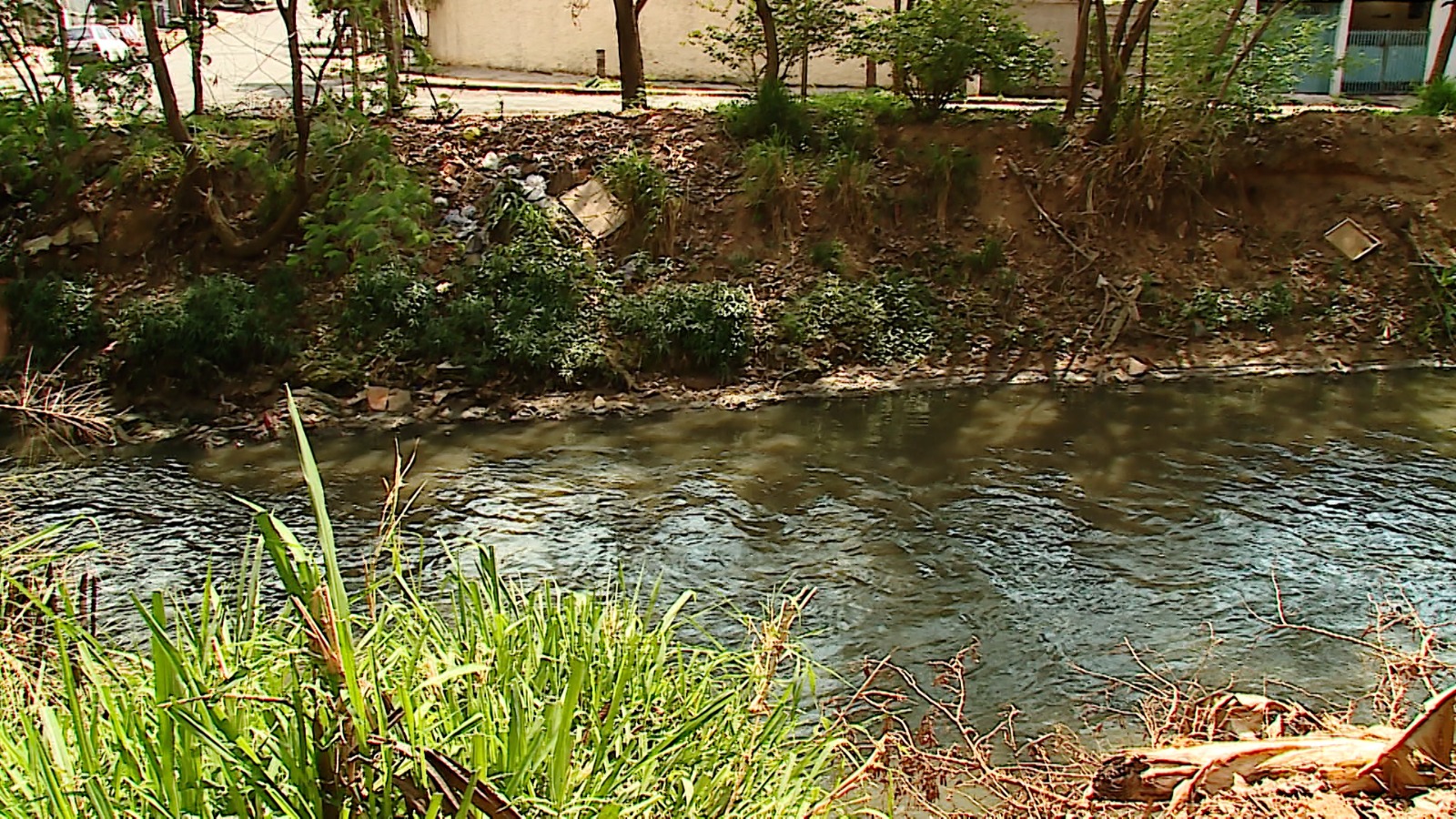 Polícia investiga corpo encontrado no ribeirão Quilombo
