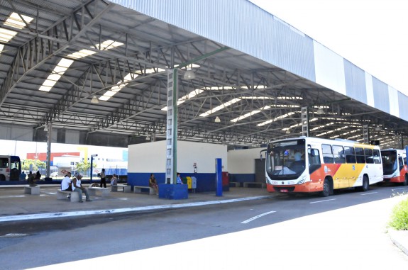 Homem é preso dentro de rodoviária do Litoral após tentativa de feminicídio contra gestante