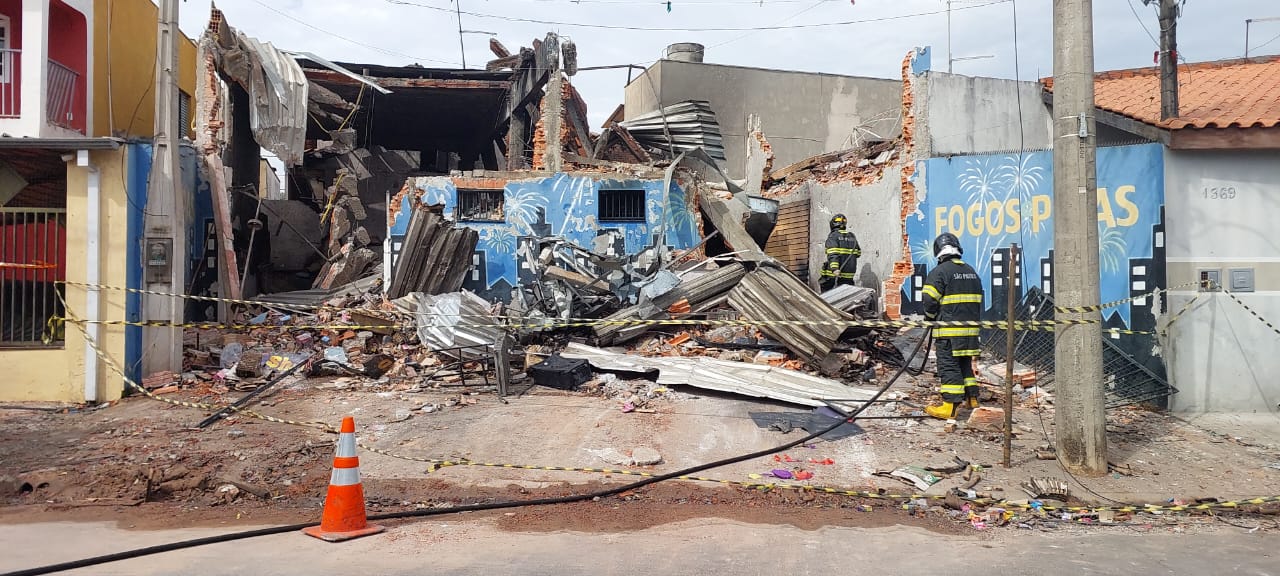 Veja as principais imagens da explosão de loja de fogos de artifício em Santa Bárbara d’Oeste