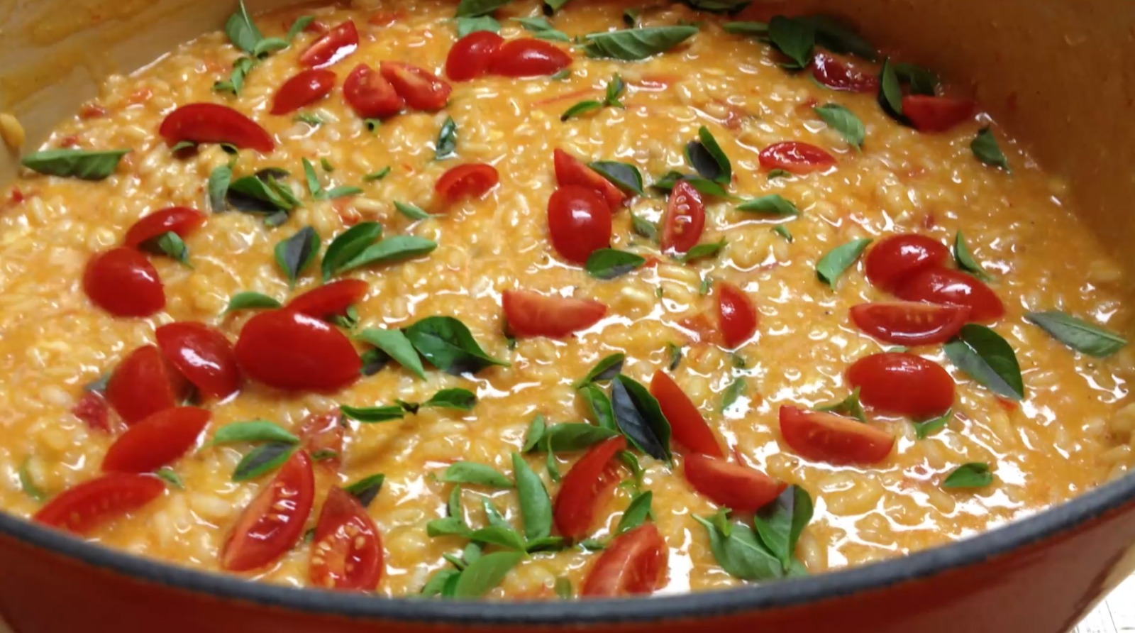 Aprenda a fazer um Risotto de tomate seco com rúcula