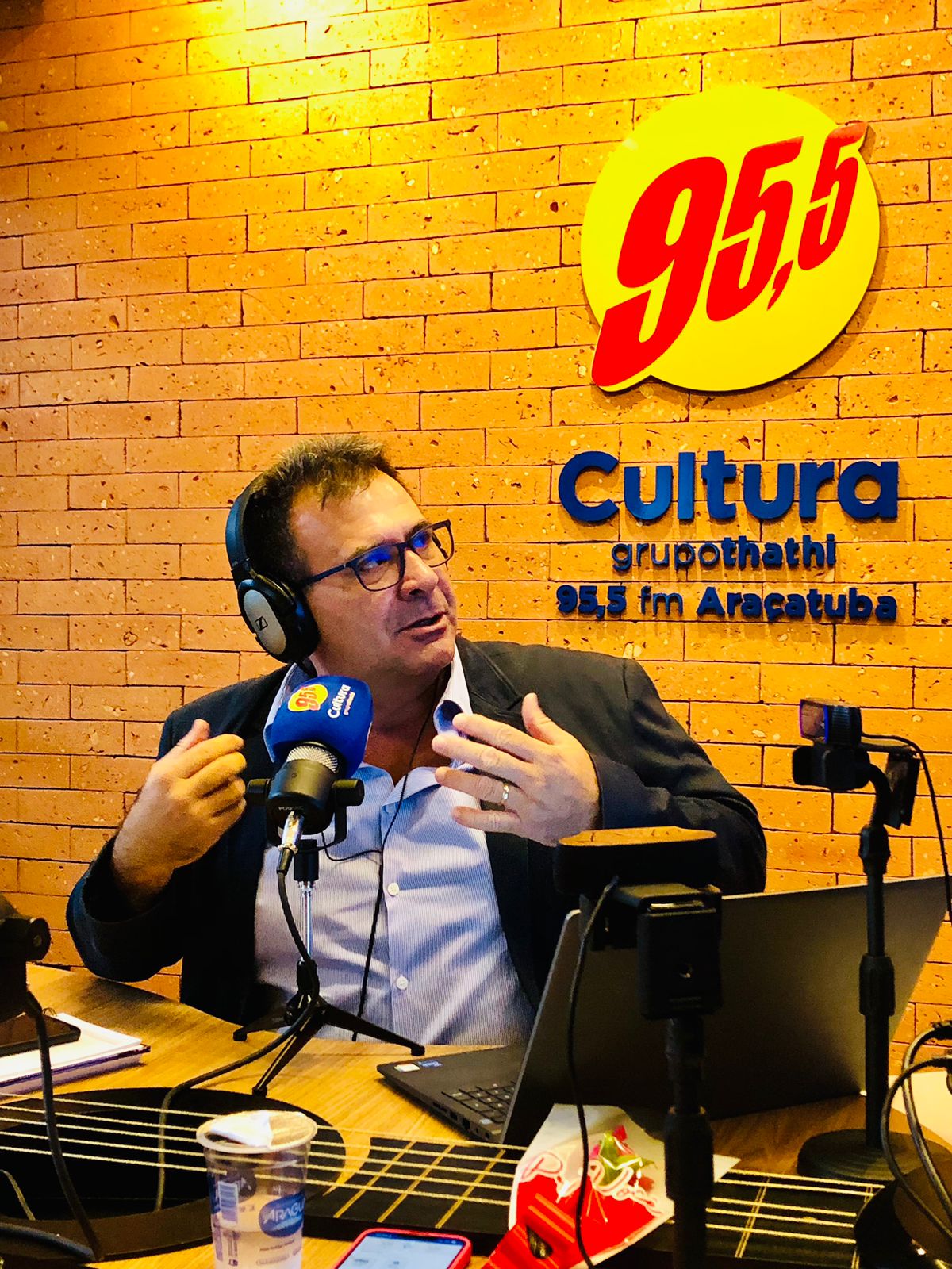 Marco Serelepe comanda o jornalismo em Araçatuba Marco Serelepe comanda o jornalismo em Araçatuba