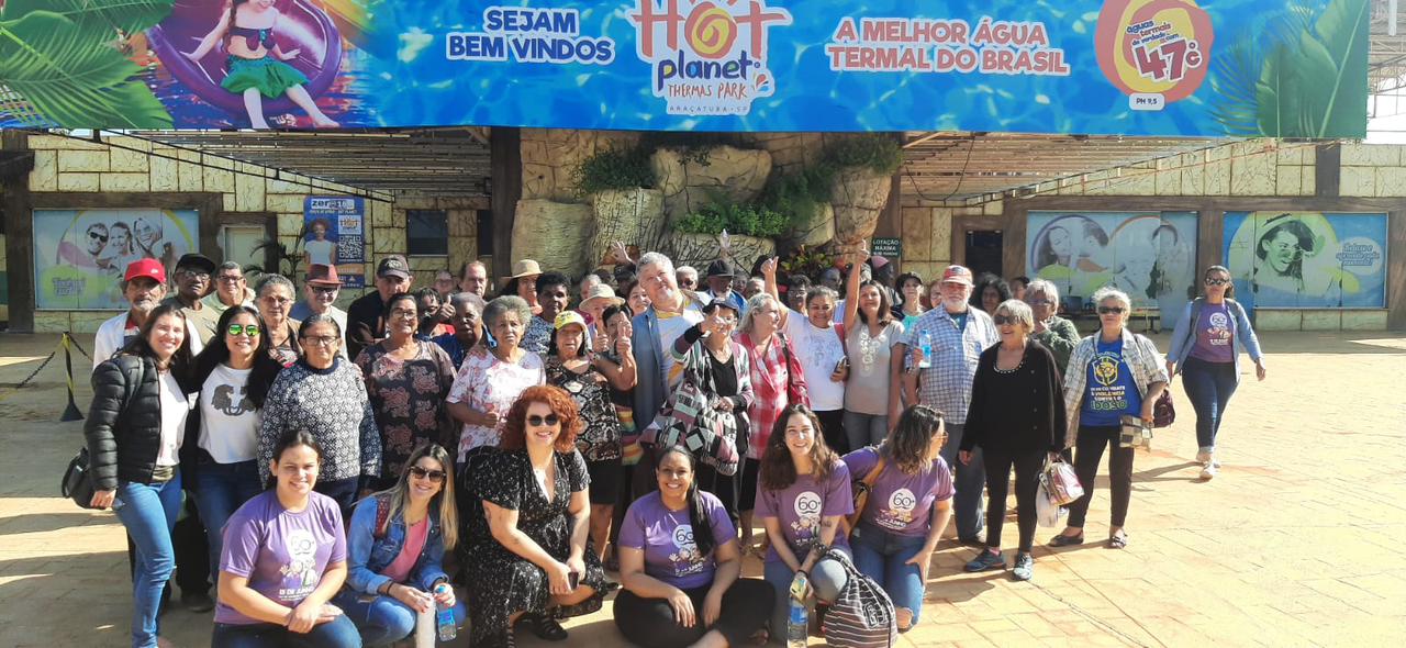 Idosos do CRAS de Araçatuba desfrutam de dia divertido no Hot Planet Thermas Park