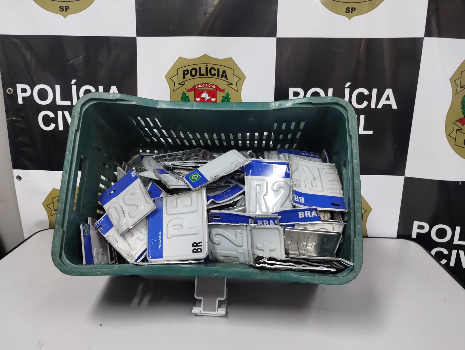 Polícia Civil de Campinas investiga empresas de placas automotivas