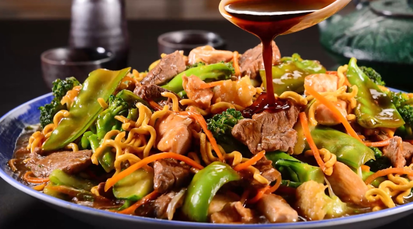 Rápido e prático: aprenda a fazer Yakissoba