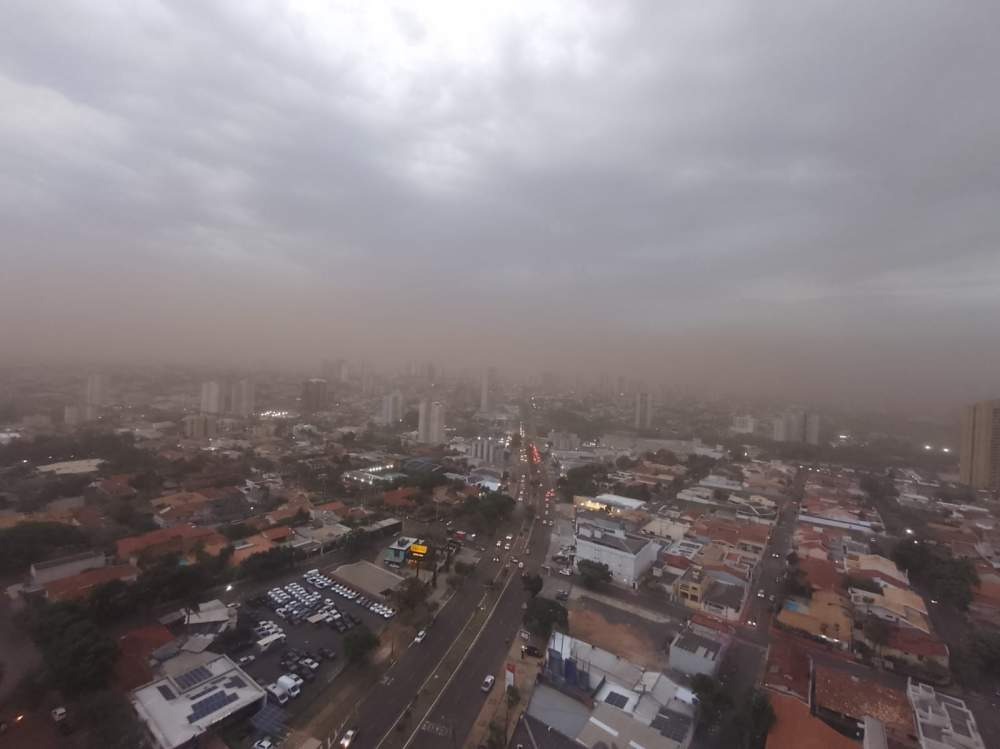 Ventos fortes causam interrupção no fornecimento de energia em Araçatuba e Birigui