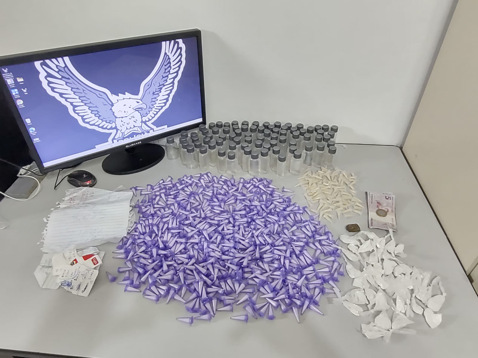 Homem é flagrado vendendo drogas em Itanhaém e acaba preso