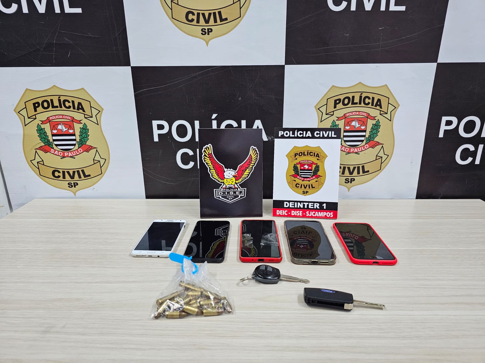 Dois suspeitos são presos em operação contra crime organizado em São José