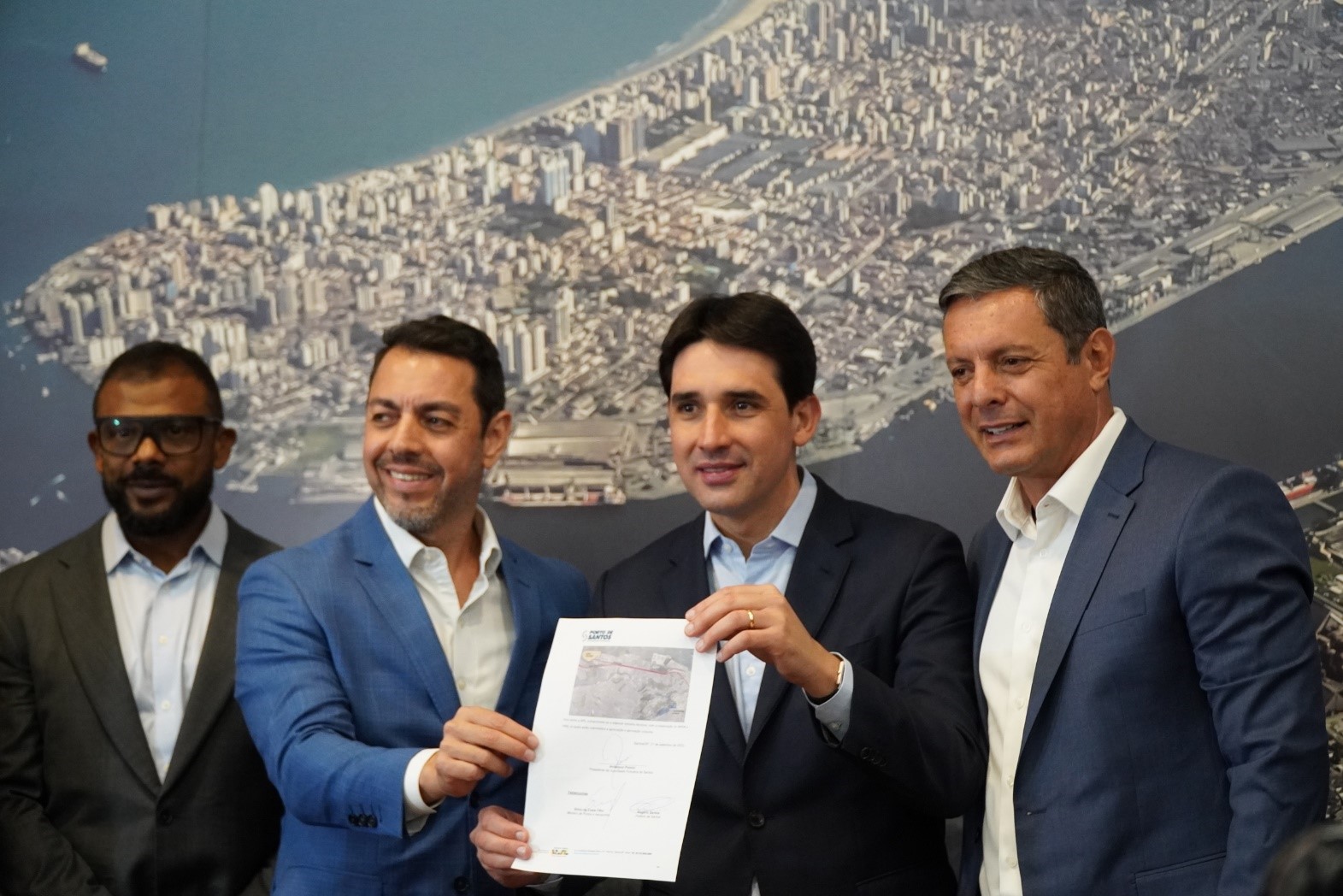 Fórum permanente do Ministério de Portos e Aeroportos é implantado na Autoridade Portuária de Santos