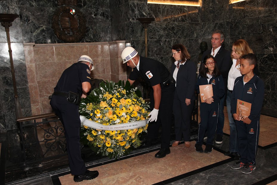 Independência do Brasil: Comitiva faz os passos de Dom Pedro I até Santos