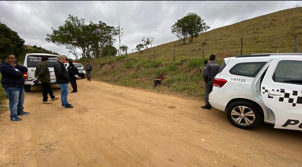 Irmãos adolescentes são apreendidos suspeitos de matar amigo do pai em São José