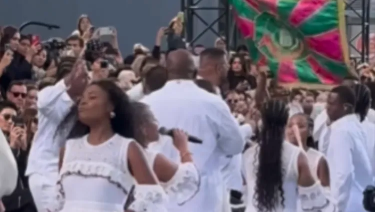 VÍDEO: Estação Primeira de Mangueira brilha em desfile de marca de luxo na Semana de Moda de Paris