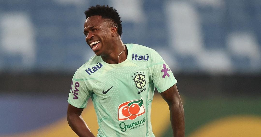 Seleção treina com Vini Jr e Arana como novidades entre os titulares