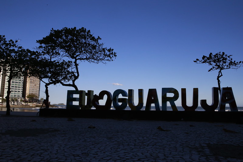 Guarujá promove caminhada do Outubro Rosa